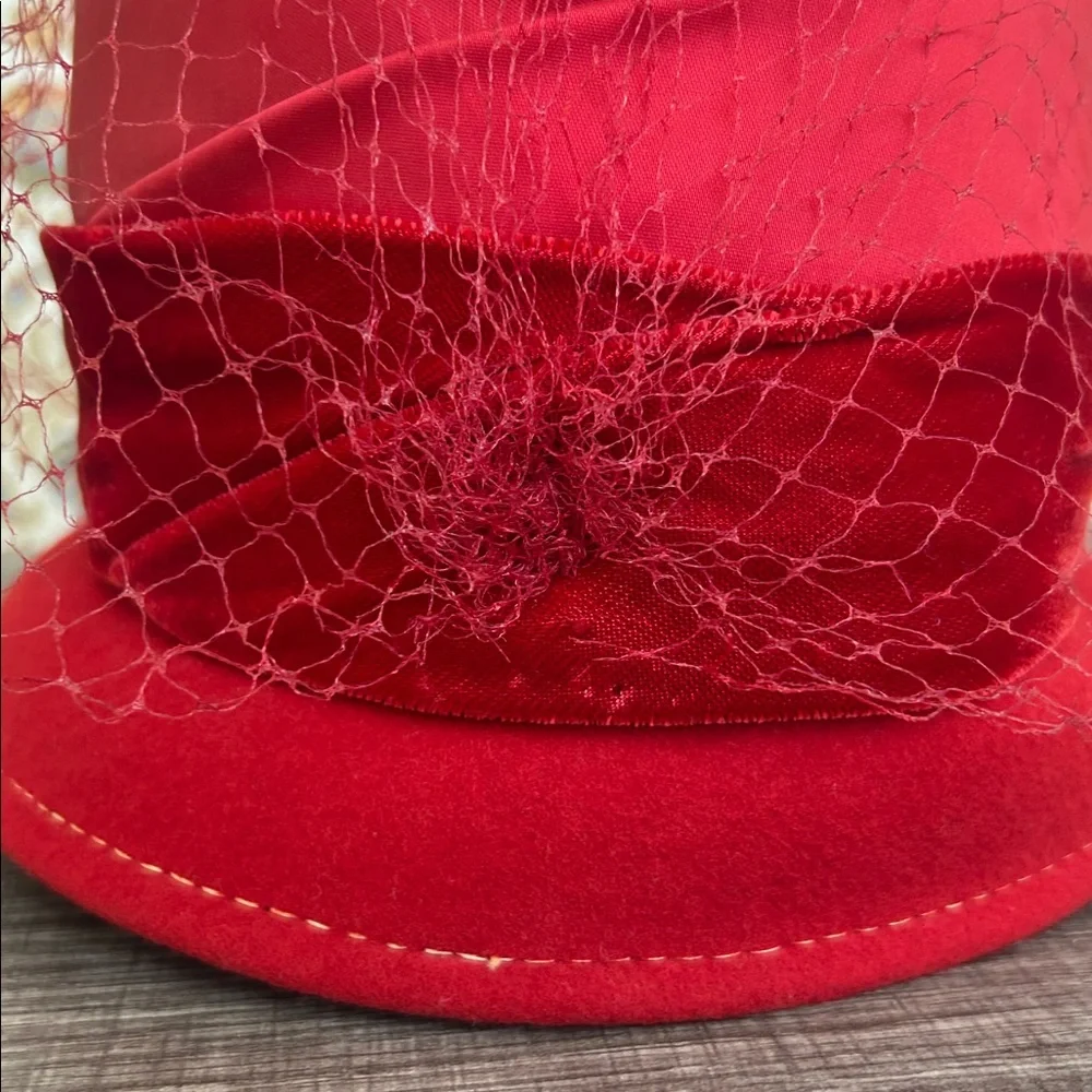 Vintage Voguemont Bucket Hat Veiled‎ Red Wool Felt/Bow Church Broadway City